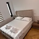 Sky View Penthouse Apartment *