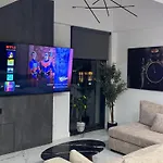Sky View Penthouse *