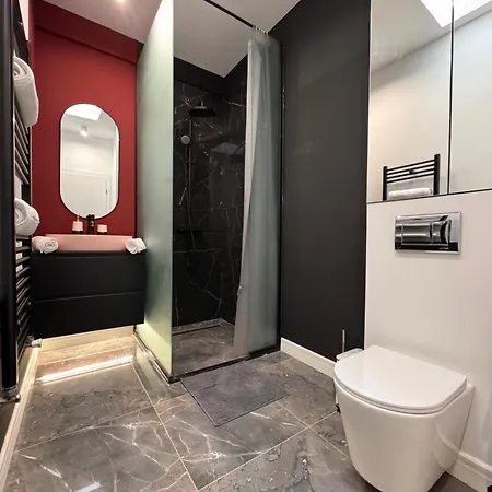 Sky View Penthouse * Κραϊόβα