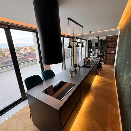 Sky View Penthouse Διαμέρισμα *