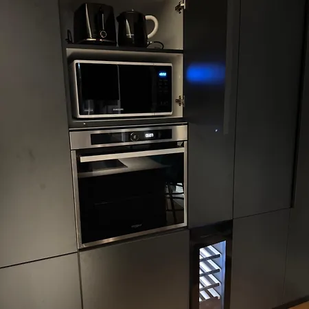 Sky View Penthouse Κραϊόβα