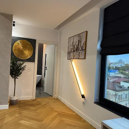 Sky View Penthouse Κραϊόβα