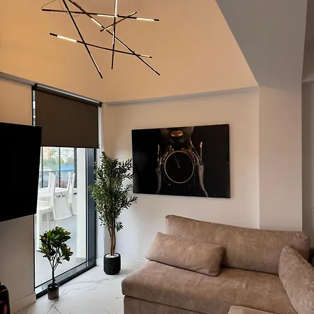 Sky View Penthouse Διαμέρισμα *