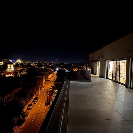 Sky View Penthouse Κραϊόβα