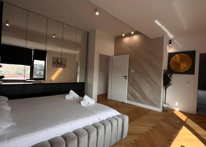 Sky View Penthouse Apartament *