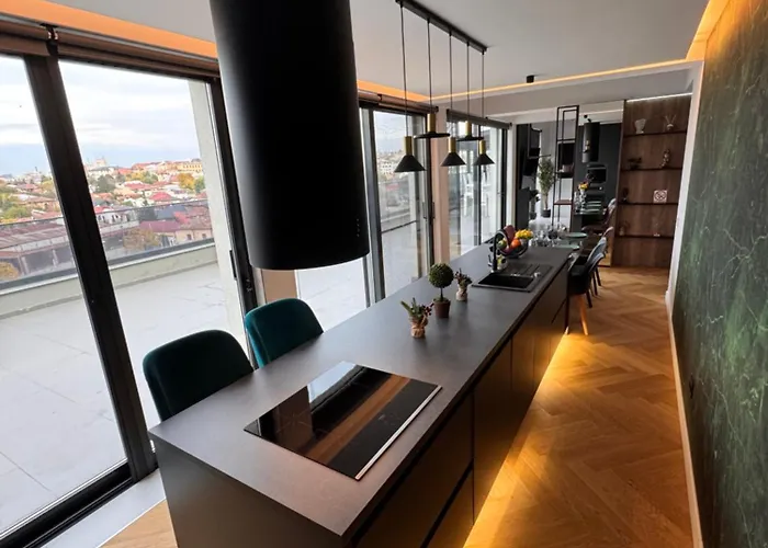 Sky View Penthouse Apartament *