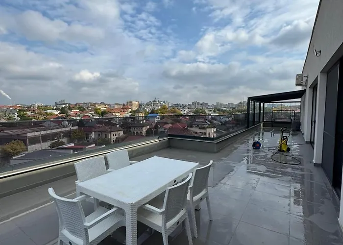 Sky View Penthouse Apartament *