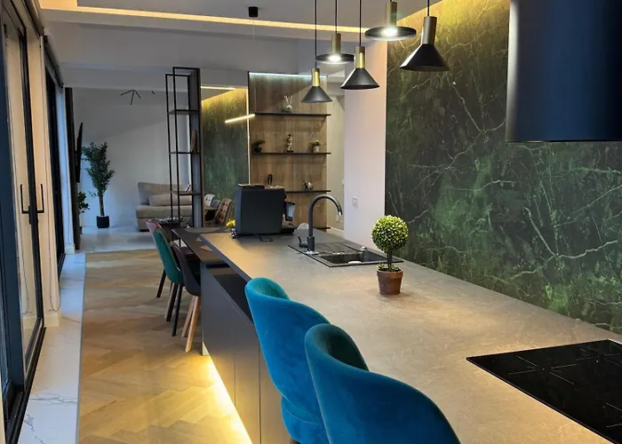 Sky View Penthouse * Craiova