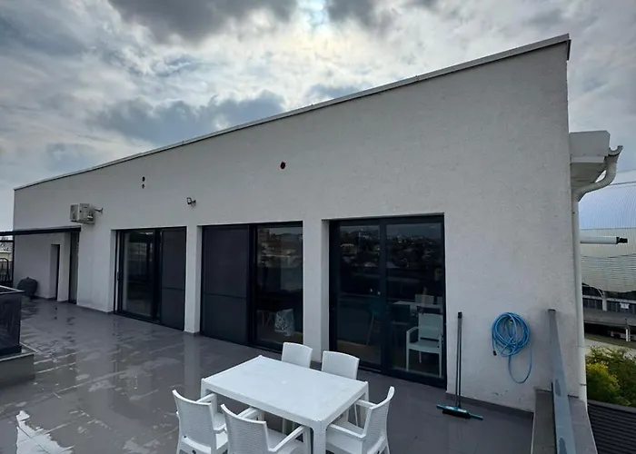 Sky View Penthouse Apartament