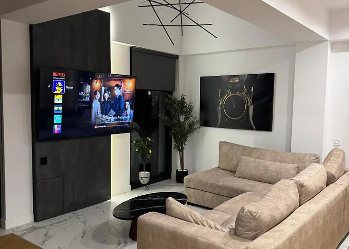 Sky View Penthouse Apartament *