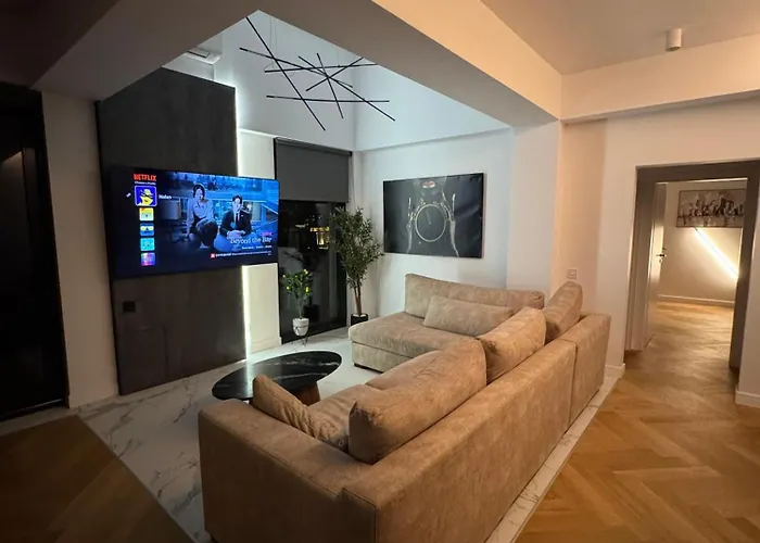 Sky View Penthouse Apartament *